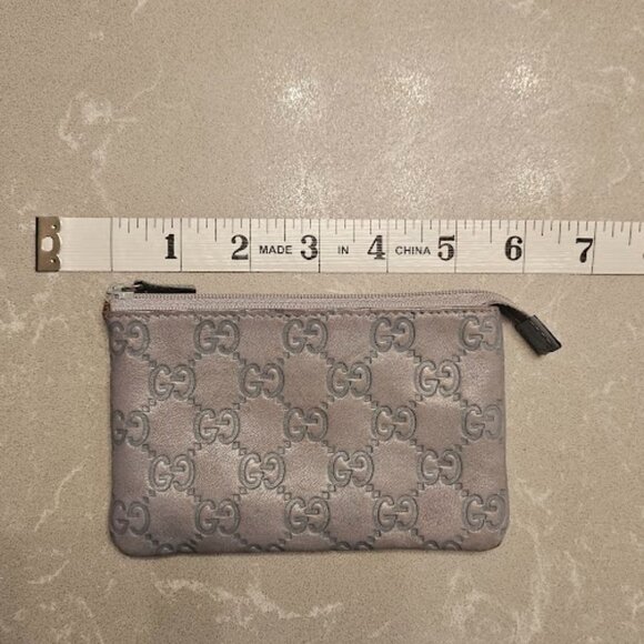 GUCCI Logo Zip Wallet Pouch. UNISEX. Embossed Logo. - Picture 4 of 7